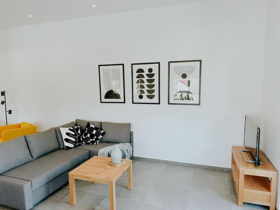 Apartment 100 Qm Im Weindorf - Balkon/Garage Aspisheim Eksteriør billede