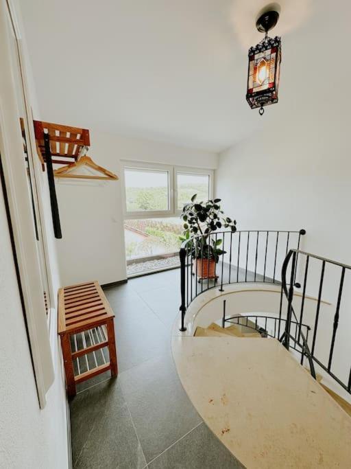 Apartment 100 Qm Im Weindorf - Balkon/Garage Aspisheim Eksteriør billede
